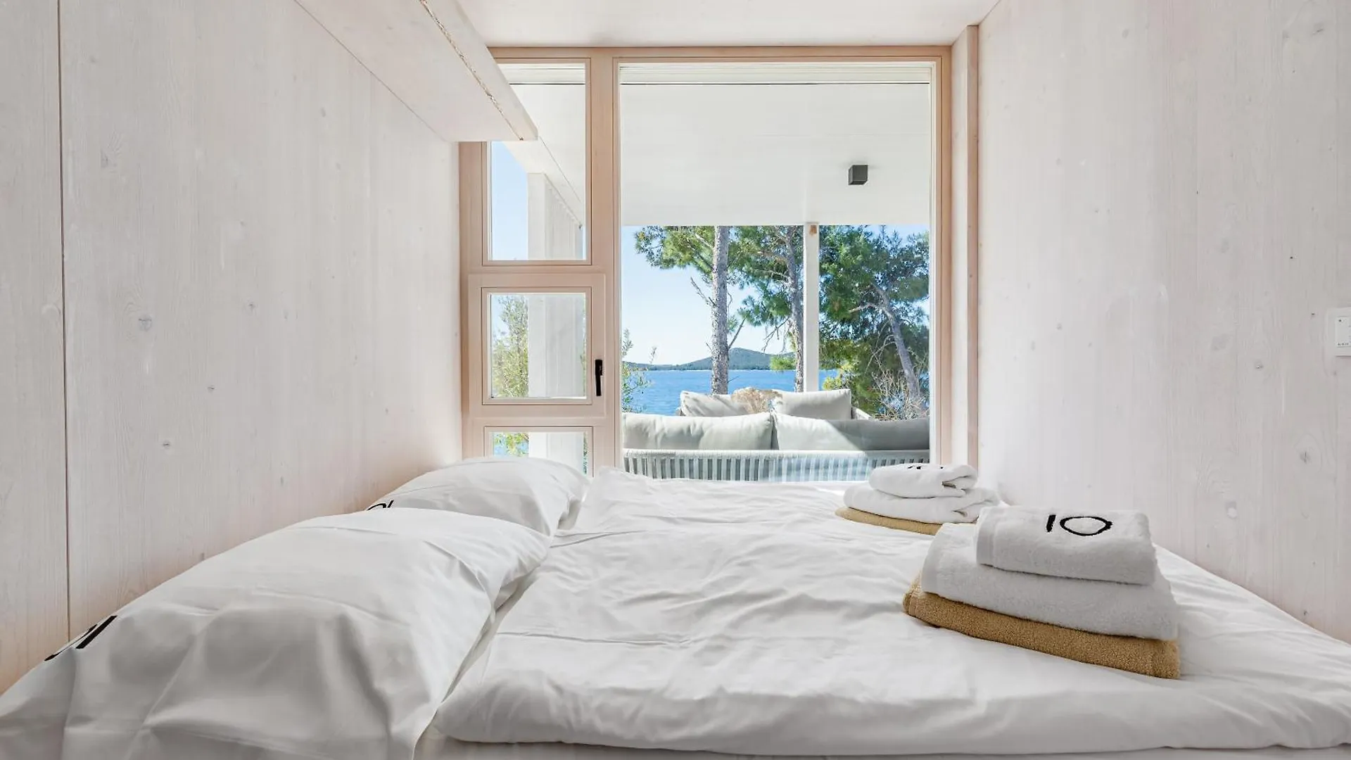 Spirit One Buqez Villa - 1St Sea Line By Beach 드라게 0*,