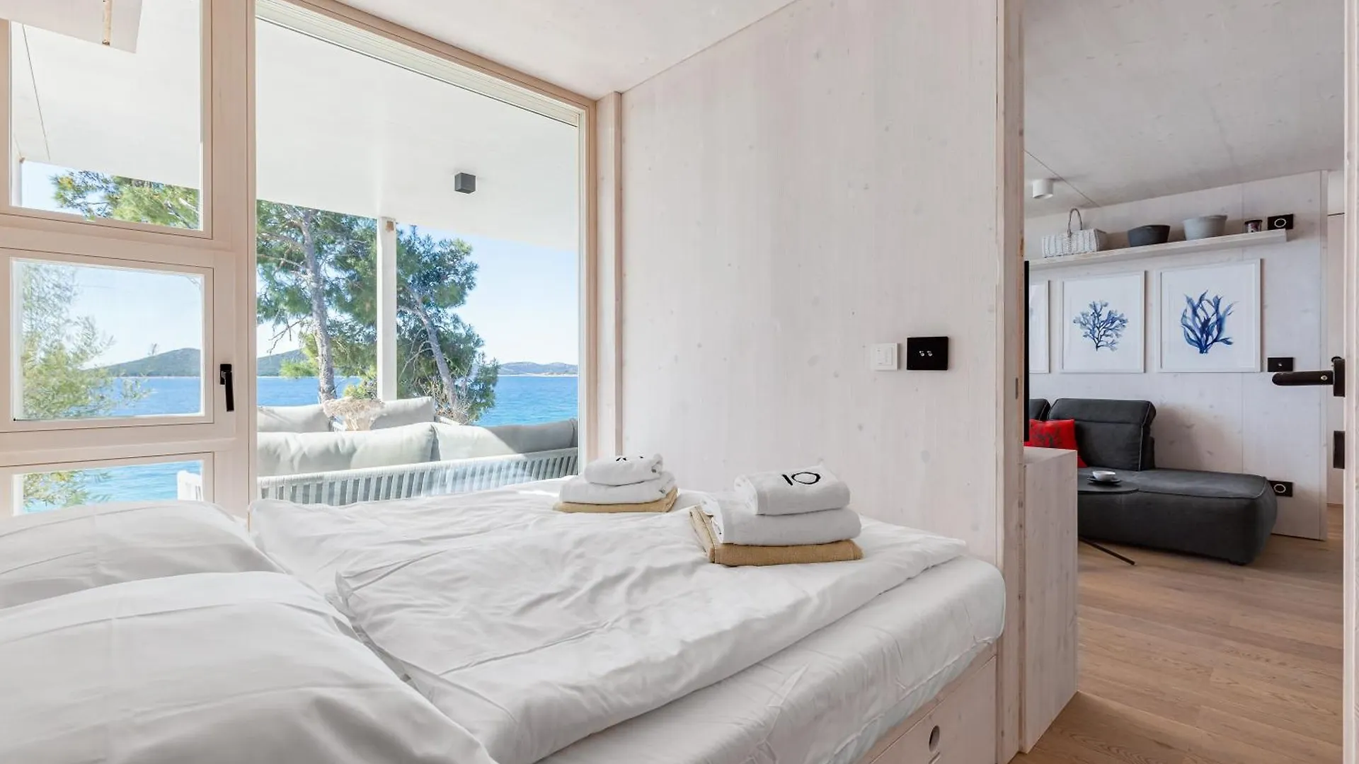 Spirit One Buqez Villa - 1St Sea Line By Beach 드라게